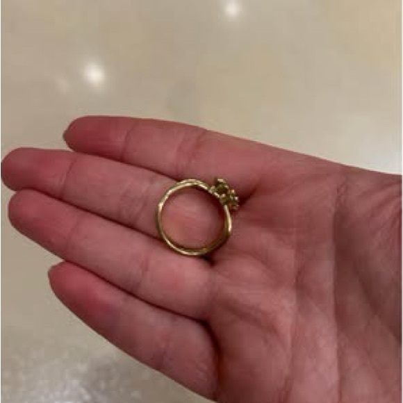 Vintage Avon ring - Picture 3 of 3